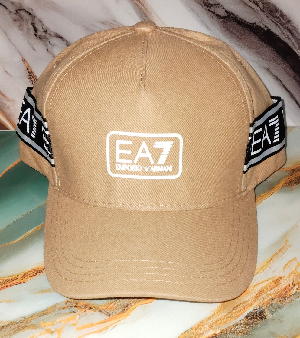 🧢 Jockey Emporio Armani EA7 Beige Original
✨ Estilo, calidad y exclusividad en un solo accesorio.