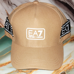 🧢 Jockey Emporio Armani EA7 Beige Original
✨ Estilo, calidad y exclusividad en un solo accesorio.