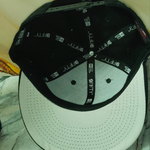 Jockey New Era 9FIFTY Snapback Negro con Letra "D" en relieve